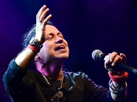 एचसी ने गीत में धार्मिक भावनाओं को आहत करने के लिए कैलाश खेर के खिलाफ शिकायत की; कोई दुर्भावनापूर्ण इरादा नहीं कहता है