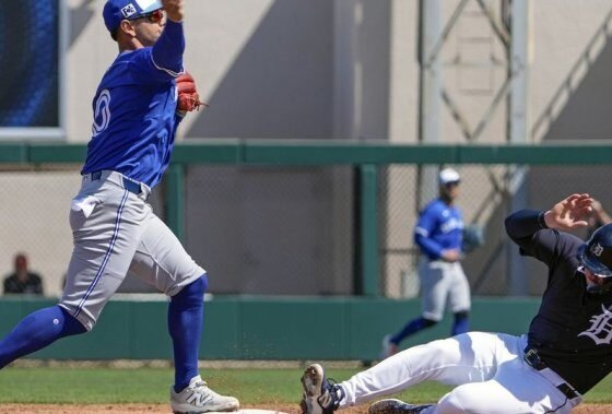 Giménez, Berríos ने Phillies पर जीतने के लिए Jays का नेतृत्व किया