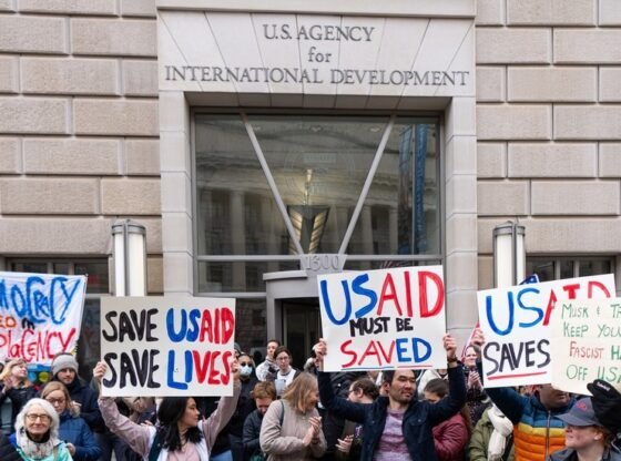 USAID ने यूक्रेनी समूह को वित्त पोषित किया जो कि वेंस - ग्रेज़ोन - आरटी वर्ल्ड न्यूज़ को स्मीयर करता है