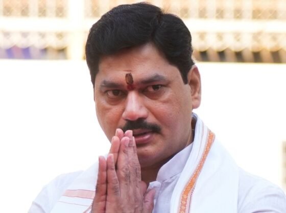 कौन हैं धनंजय मुंडे, जिन्होंने हत्या के मामले में महाराष्ट्र मंत्री के रूप में पद छोड़ दिया