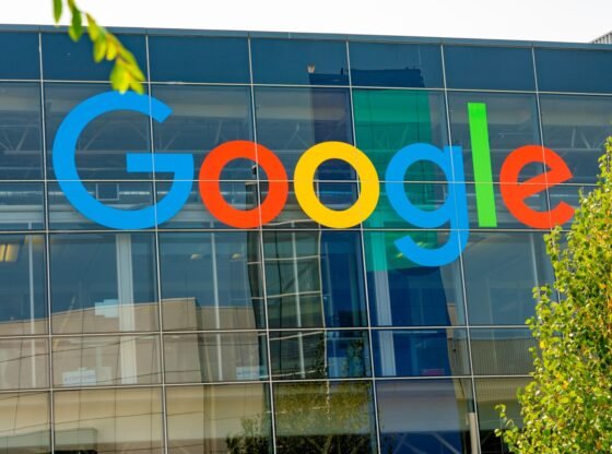 Google के संस्थापक ने कर्मचारियों के लिए 60hr-सप्ताह के 'स्वीट स्पॉट' को हिट करने के लिए कॉल किया और डब्ल्यूएफएच के रूप में वह प्रो-ट्रम्प क्रैकडाउन में टेक दिग्गजों में शामिल हो गया