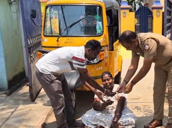 कांचीपुरम पुलिस अधिकारी अलग -अलग -अलग महिला को अवैध शराब व्यापार छोड़ने में मदद करता है, आजीविका के लिए ऑटोरिकशॉव की व्यवस्था करता है - तमिलनाडु समाचार