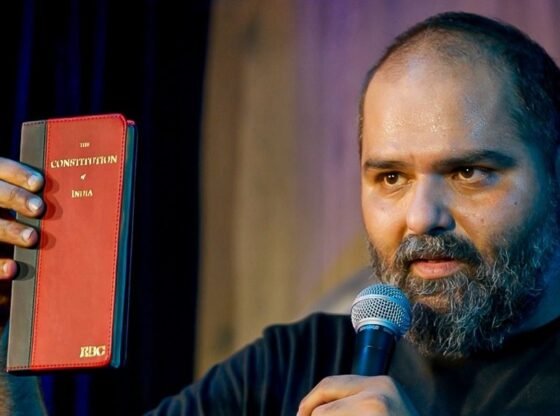 जोक रो के बीच कुणाल कामरा के समर्थन में अदालत में याचिका: व्यंग्यपूर्ण टिप्पणी