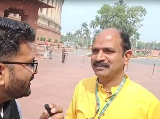 आंध्र सांसद अपने तीसरे बच्चे की पेशकश का बचाव करते हैं