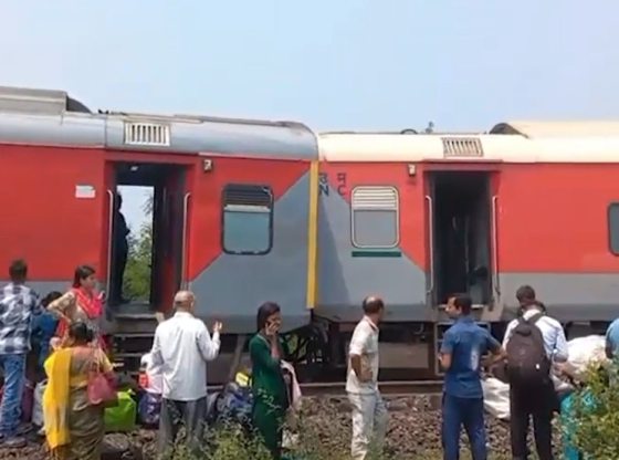 ओडिशा: बेंगलुरु-कामाख्या एक्सप्रेस के 11 कोच कटक में पटरी से उतरते हैं, 2 घायल, बहाली का काम चल रहा है