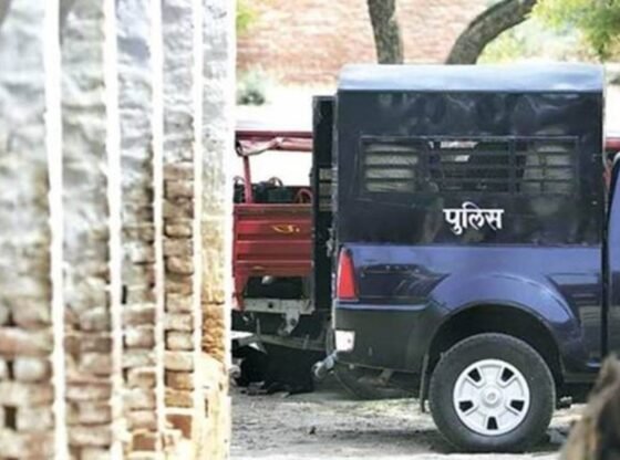 UP INVEST CEO को 'रिश्वत' पर निलंबित कर दिया गया, 'Middleman' Held | लखनऊ समाचार