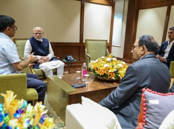 पीएम मोदी दिल्ली में आते हैं, शॉर्ट सऊदी यात्रा में कटौती करने के बाद कुर्सियों की बैठक