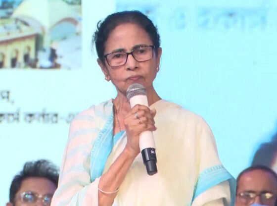 'धर्म के साथ खेल मत खेलो': सीएम ममता बंगाल में चल रहे विरोधी-वक्फ अशांति पर प्रतिक्रिया करता है भारत समाचार