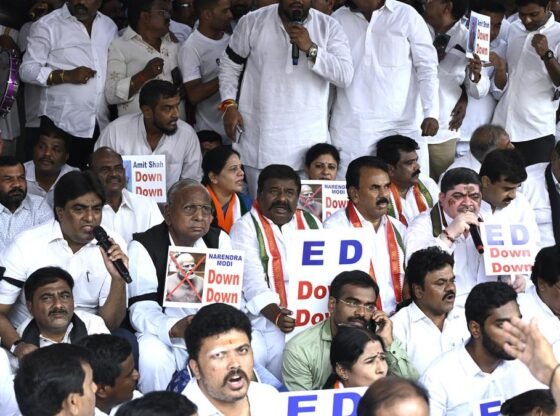 कांग्रेस ने सोनिया, राहुल के खिलाफ एड चार्जशीट का विरोध किया