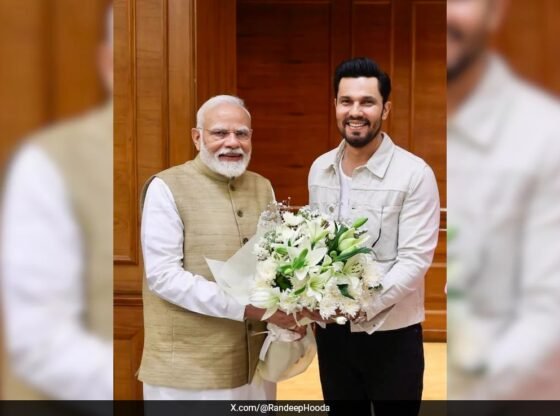 अभिनेता रणदीप हुड्डा, पीएम मोदी से मिलते हैं