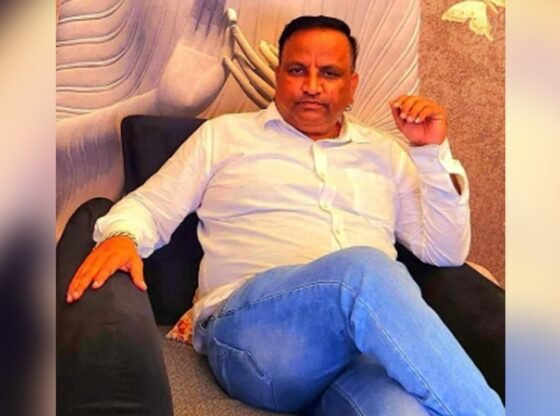झारखंड कर्नी सेना के प्रमुख विनय सिंह ने बंदूक की गोली के घाव, पिस्तौल के साथ मृत पाया