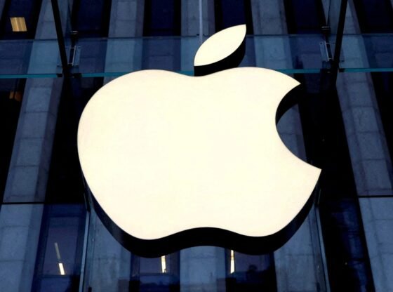 Apple के प्रशंसक महंगे गैजेट अपग्रेड पर पैसे बचाते हैं क्योंकि टेक दिग्गज प्रमुख सेवा का विस्तार करता है