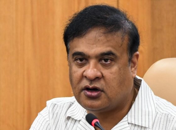 असम: हिमंत बिस्वा सरमा का कहना है कि महिलाओं ने कथित तौर पर कांग्रेस के शासन के दौरान नौकरियों के लिए समझौता किया, स्पार्क्स रो