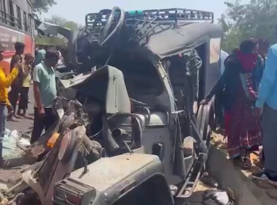 6 मारे गए, 9 गुजरात में ट्रिपल वाहन टक्कर में घायल