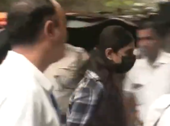 इंस्टाग्राम प्रभावित शर्मीश्ता पानोली को सांप्रदायिक पद के लिए गिरफ्तार किया गया, 14 दिनों के न्यायिक हिरासत में भेजा गया
