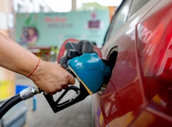 2 लाख से अधिक नोएडा वाहनों को जल्द ही पेट्रोल पंपों में मना कर दिया जाएगा - यहाँ क्यों है?