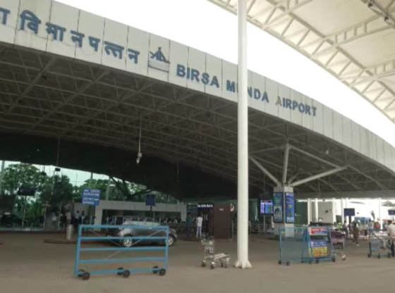 पक्षी की उपस्थिति, अनियंत्रित निर्माण रांची हवाई अड्डे पर सुरक्षा चिंताएं बढ़ाते हैं