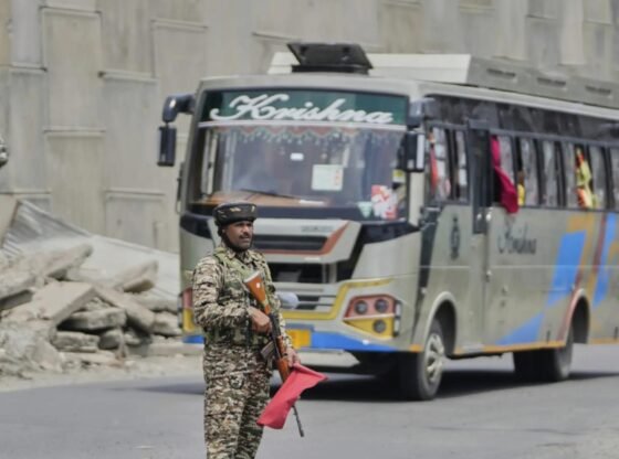 J & K: 36 अमरनाथ तीर्थयात्री बस के रूप में घायल हो गए। भारत समाचार