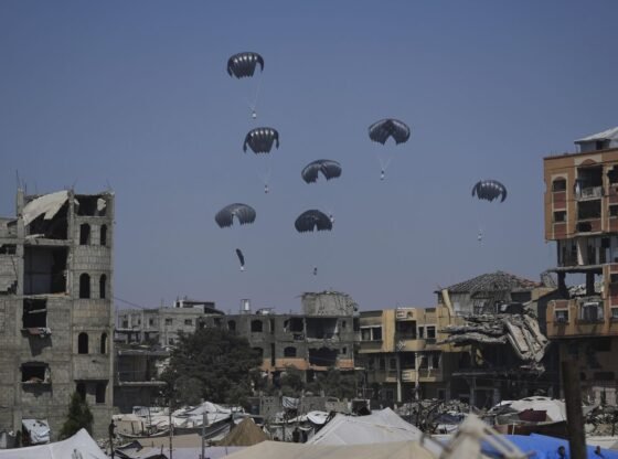 इज़राइल 3 गाजा क्षेत्रों में लड़ने में दैनिक रुकता है, ताकि भूख बढ़ती हो 'न्यूनतम' सहायता की अनुमति देने के लिए