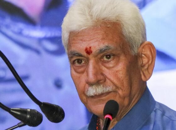 एनसी के तनवीर सादिक कहते हैं कि एलजी जम्मू -कश्मीर की सूचना विभाग के कामकाज में हस्तक्षेप कर रहा है।