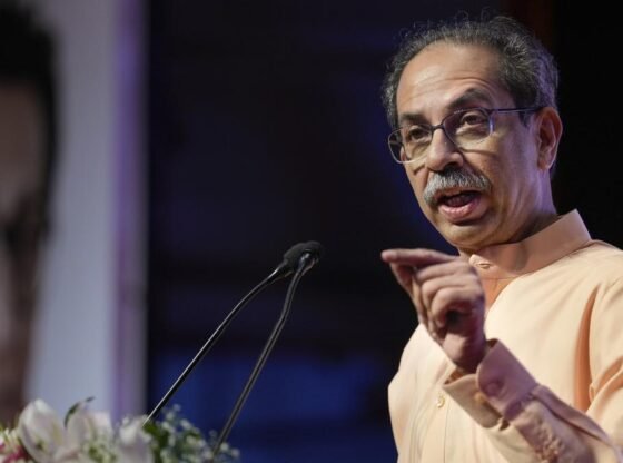 सुप्रीम कोर्ट ने उधव ठाकरे की याचिका को 'शिवसेना' नाम का उपयोग करने के लिए, 14 जुलाई को स्थानीय चुनावों के लिए पार्टी के प्रतीक का उपयोग करने के लिए