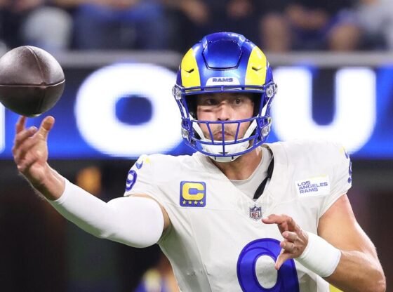RAMS QB मैथ्यू स्टैफ़ोर्ड वापस विशेषज्ञ का दौरा करता है, बाहर रहता है