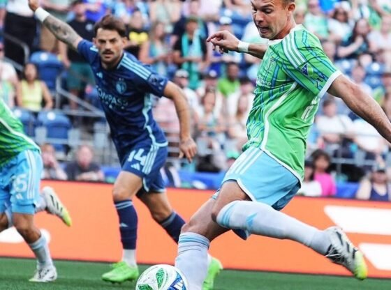 साउंडर्स कठिन रक्षा के विरुद्ध आक्रामक विकल्पों पर विचार कर रहे हैं | स्मरण पुस्तक