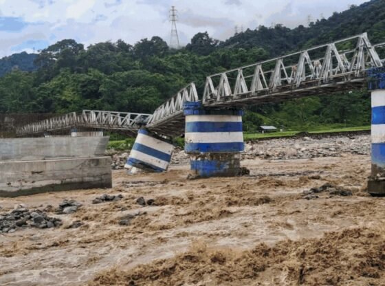 अराजकता में हिल्स: 20 मारे गए भूस्खलन के रूप में मारे गए बंगाल के मिरिक और दार्जिलिंग को मारा; सैकड़ों पर्यटक फंसे - 10 अंक | भारत समाचार