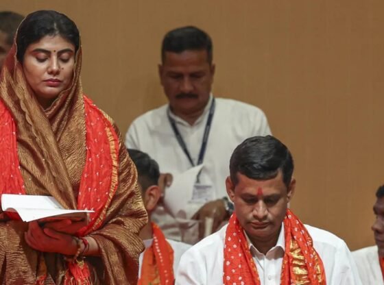 गुजरात कैबिनेट में फेरबदल: डिप्टी सीएम हर्ष सांघवी को गृह मंत्रालय का प्रभार, रिवाबा रवींद्रसिंह जडेजा बने राज्य मंत्री - पूरी सूची देखें | भारत समाचार