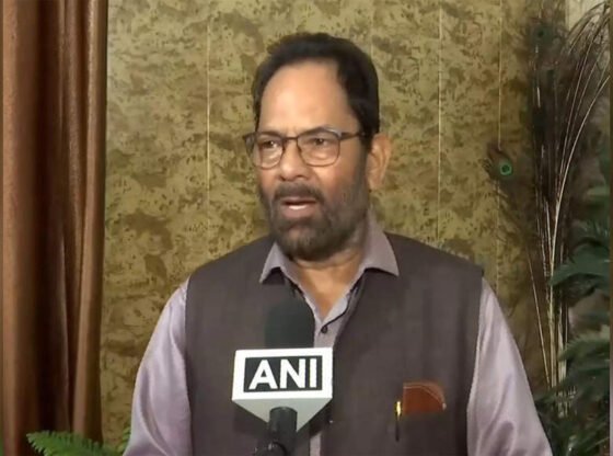 बिहार में महागठबंधन अपने ही अंतर्विरोधों के बोझ से ढह जाएगा: बीजेपी के नकवी | भारत समाचार