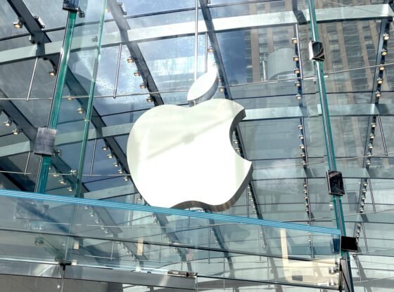 iPhone निर्माता 'अत्यधिक' ऐप स्टोर कीमतों पर £1.5 बिलियन का ऐतिहासिक मुकदमा हार गया और ग्राहकों को भुगतान में £75 मिल सकता है