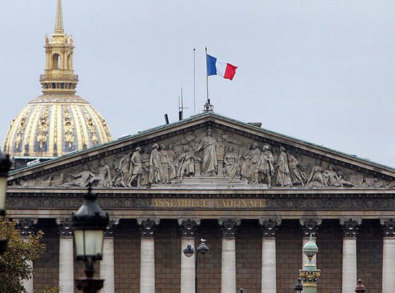 FRANCE ने बजट के बाद नई सरकार का नाम दिया - आरटी वर्ल्ड न्यूज़