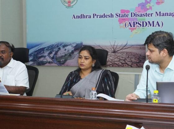 आंध्र प्रदेश के गृह मंत्री ने चक्रवात 'मोन्था' पर समीक्षा की