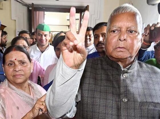 आईआरसीटीसी घोटाला मामला: लालू यादव, राबड़ी देवी ने दिल्ली की अदालत से रोजाना सुनवाई न करने को कहा