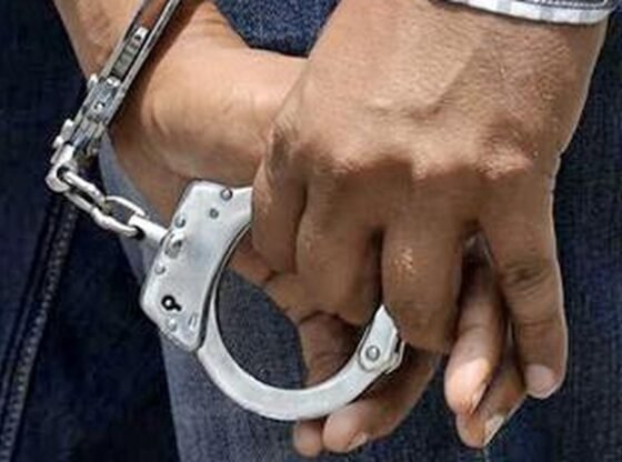 दिल्ली में संपत्ति विवाद को लेकर व्यक्ति पर लोहे की रॉड से हमला; मारपीट कैमरे में कैद