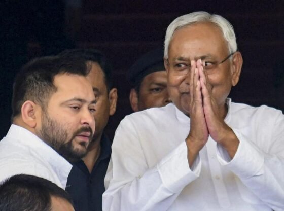 किसी भी राजनीतिक गुट ने अपना सीएम चेहरा घोषित नहीं किया है, जिससे बिहार के मतदाता अंधेरे में हैं