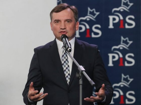 पोलिश अभियोजक धन के दुरुपयोग के लिए पूर्व न्याय मंत्री के खिलाफ आरोप लगाना चाहते हैं