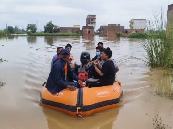 सड़क ढह गई, भारी बारिश के बाद बाढ़ के तहत बिहार रीलों के रूप में अस्पताल डूब गया