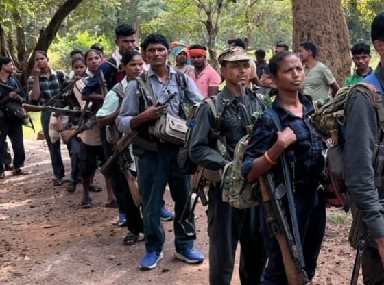 बस्तर में 21 हथियारबंद माओवादियों ने किया आत्मसमर्पण; क्षेत्र स्थिरता, विकास के पथ पर: आईजी | भारत समाचार