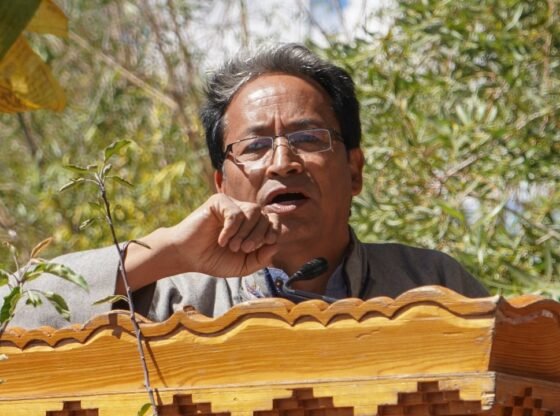 लद्दाख हिंसा: सुप्रीम कोर्ट ने अगले मंगलवार को हिरासत में लिए गए कार्यकर्ता सोनम वांगचुक की तत्काल रिहाई के लिए याचिका दायर की