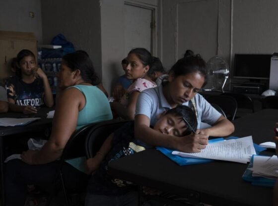 शरण चाहने वालों को नई फीस का भुगतान करने में विफलता पर निर्वासन का सामना करना पड़ता है - अधिसूचित होने से पहले