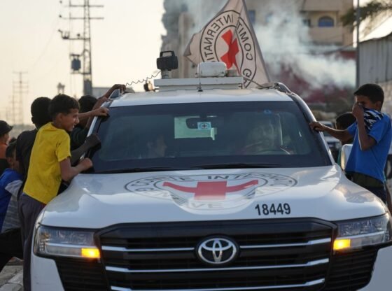 गाजा में अस्पताल के अधिकारियों का कहना है कि इज़राइल ने 30 फ़िलिस्तीनियों के शव सौंपे हैं