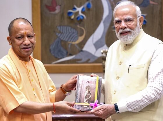 दिल्ली में पीएम मोदी से मिले योगी, नवंबर में नोएडा एयरपोर्ट के उद्घाटन की तारीख मांगी | लखनऊ समाचार