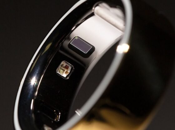 ऑउरा अपनी स्मार्ट रिंग के लिए ऐप्पल वॉच जैसी हाइपरटेंशन डिटेक्शन तैयार करता है