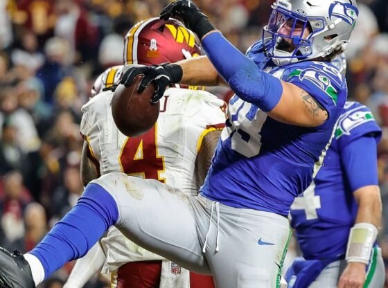 'टश पुश' पर ए जे बार्नर का उपयोग करने का सीहॉक्स का कारण | स्मरण पुस्तक