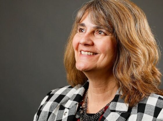 वाशिंगटन राज्य ने एथलेटिक निदेशक ऐनी मैककॉय को बर्खास्त कर दिया