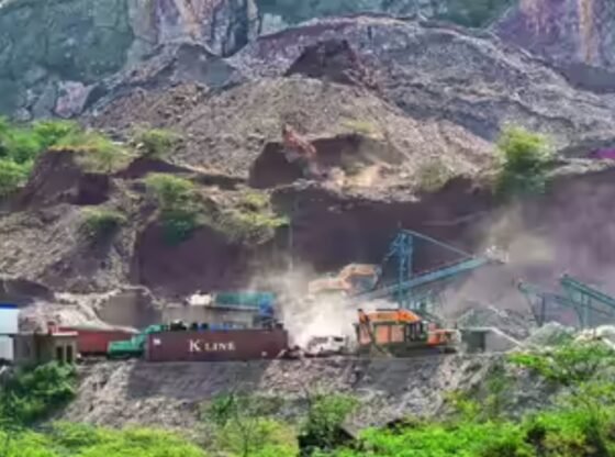 सुप्रीम कोर्ट ने अवैध खनन को हरी झंडी दिखाई, अरावली की एकल परिभाषा पर फैसला सुरक्षित रखा | भारत समाचार