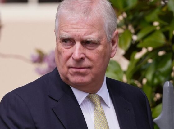 'मैं इसे और बर्दाश्त नहीं कर सकता,' तत्कालीन प्रिंस एंड्रयू ने तब लिखा था जब वह एप्सटीन घोटाले में फंस गए थे।