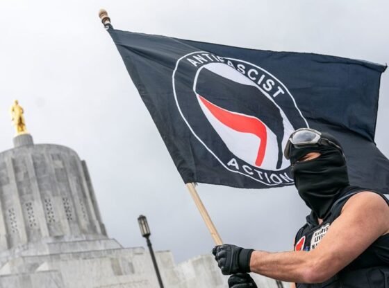 अमेरिका ने यूरोपीय एंटीफ़ा समूहों को आतंकवादी घोषित किया - आरटी वर्ल्ड न्यूज़