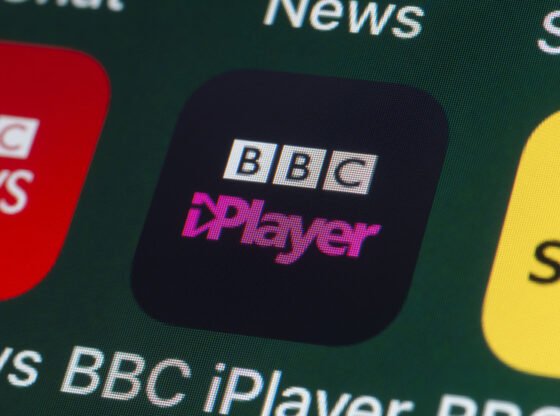 बड़े पैमाने पर लाइसेंस शुल्क अस्वीकार करने के कारण बीबीसी को $1.3 बिलियन का झटका लगा - आरटी वर्ल्ड न्यूज़